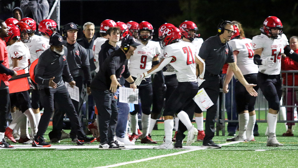 a Oregon City Tigard football Oregon September 29 2023 Dan Brood 49